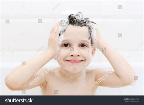 16,340 Child Washing Hair Stock Photos, Images & Photography | Shutterstock