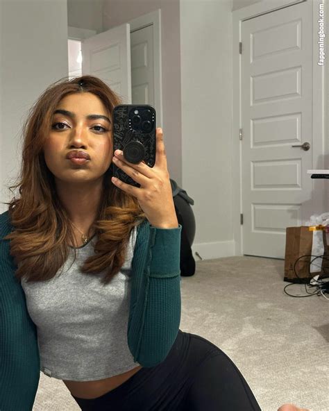 Krystalogy Krys Talwithakay Krystalogytv Nude OnlyFans Leaks The Fappening Photo