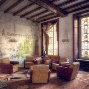 15 Photos Of Abandoned Living Rooms In Decay Urban Photography By