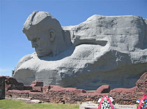 В Бресте на месте расстрелов узников гетто нашли останки более 1,2 тыс ...