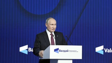 Путин спрогнозировал спад экономики в России в текущем году на уровне 2