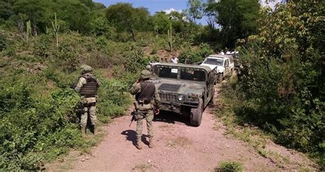 Policías y militares aseguran droga armas y gasolina robada