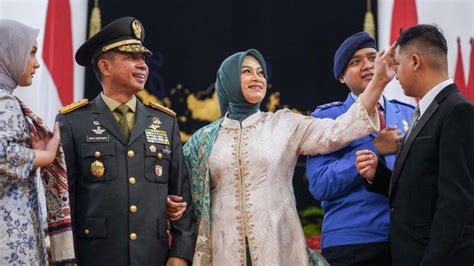 Sosok Evi Sophia Indra Istri Panglima Tni Jenderal Agus Subiyanto