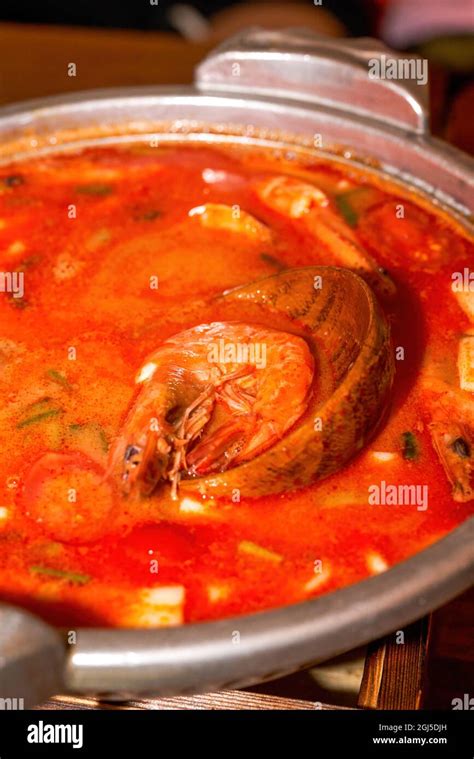 A Delicious Thai Hot And Sour Tom Yum Goong Soup Stock Photo Alamy