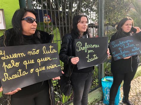 PROTESTO DE PROFESSORAS ESCOLA BÁSICA DE SERRA DAS MINAS Nº 1 SINTRA