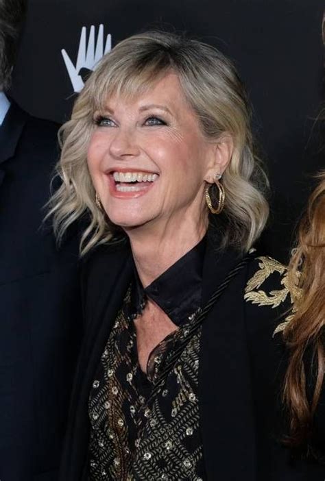 Olivia Newton John Cumple 72 Años Y Pide Ayuda Para Recaudar Fondos Para Una Terapia Para