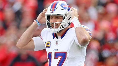 Chiefs vs. Bills score: Buffalo keeps playoff hopes alive, upsets ...