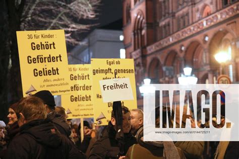 Blick Am Montag In Rostock Auf Eine Demonstration Von