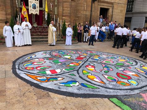 Corpus Christi Real Y Trinitaria Archicofradia Del Santo Entierro Y