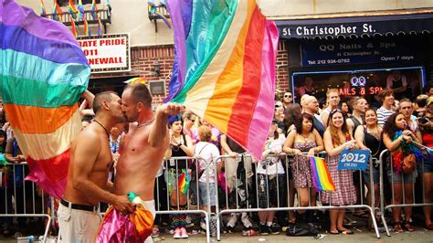 Ways To Be A Better Straight Ally At Pride Events Mashable