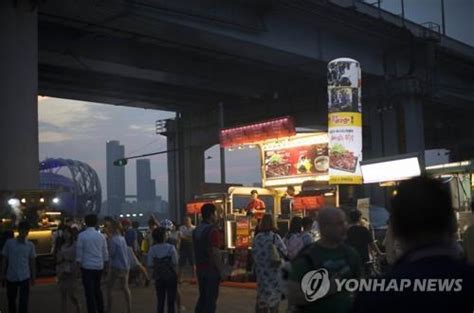 주말 수도권 가볼만한 곳 서울 밤도깨비야시장 열려청계천·문화비축기지 야시장도 개장