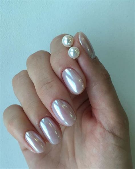 31 Elegant Holographic Nail Art Designs Koees Blog Pearl Nail Art