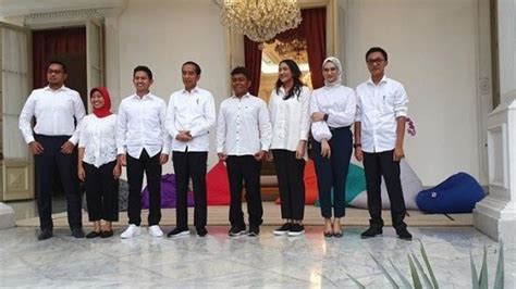 Kerjanya Hanya Bikin Ulah Jokowi Harus Bubarkan Staf Khusus Milenial