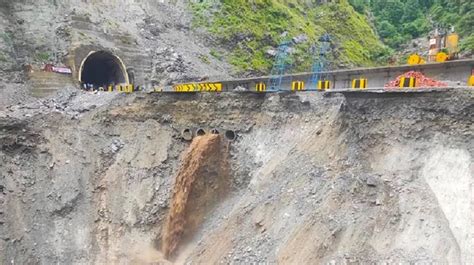 Traffic Movement Suspended On Jammu Srinagar Highway Mughal Road