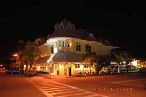 Hurricane Restaurant In Pass A Grille Florida Madeira Beach Beach Night Vina Del Mar