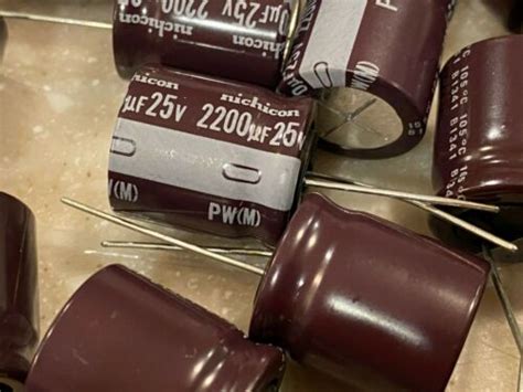 Nichicon 2200uf 25v Upw1e222mhd6 Aluminum Electrolytic Capacitors Lot Of 10 Ebay