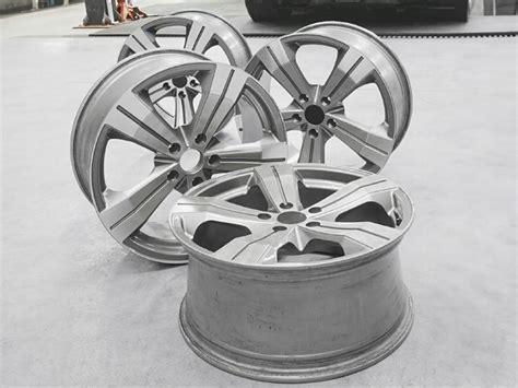 KOMPLET FELG ALUMINIOWYCH AEZ 18 X 8J 5X114 3 60 1MM LEXUS HONDA