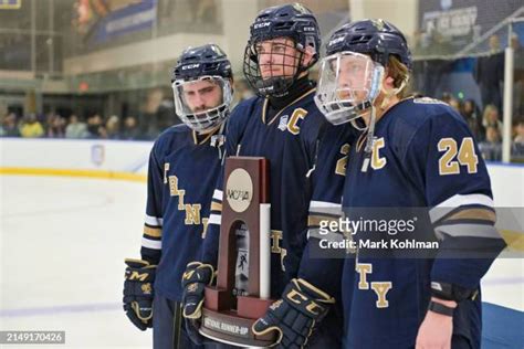 117 Trinity College Hartford Stock Photos High Res Pictures And