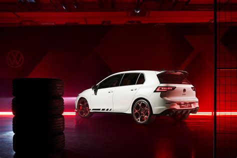 Mph Vw Golf Gti Clubsport Takes Aim At Civic Type R But Regular