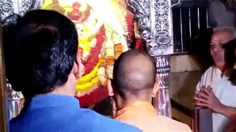 वाराणसी पहुंचे Cm योगी ने काल भैरव मंदिर में की आरती हड़ताल के चलते