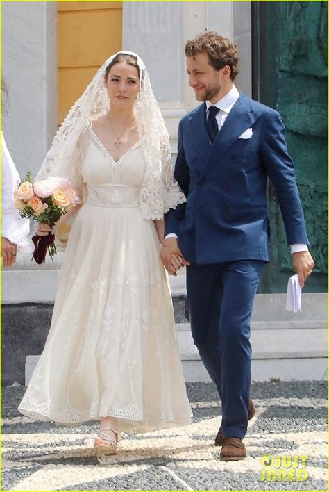 Anna Wintours Daughter Bee Shaffer And Francesco Carrozzini Get Married