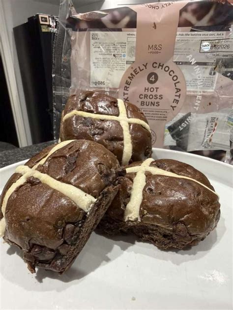 Extremely Chocolatey Hot Cross Buns Return At M S For Easter 2026
