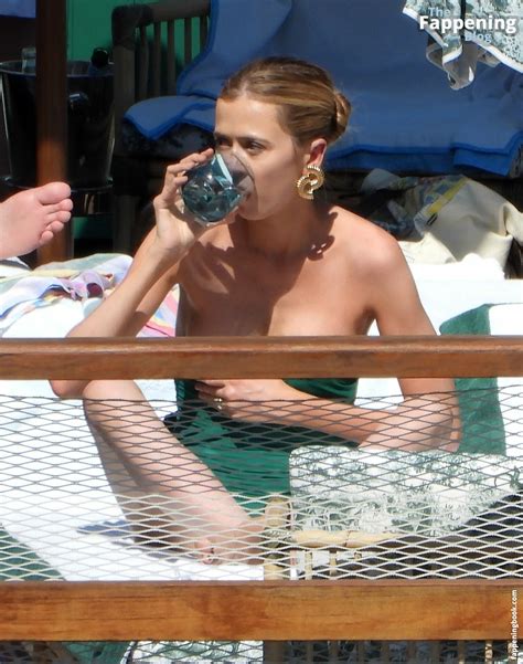 Geraldine Guyot Nude OnlyFans Leaks Fappening FappeningBook