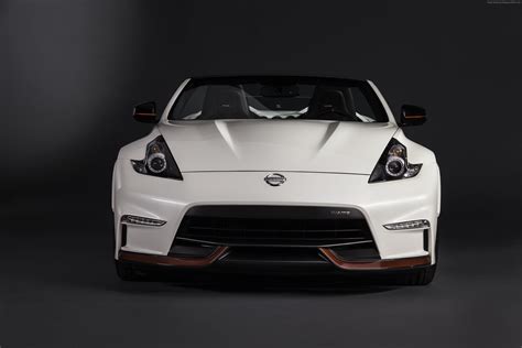 3840x2160 Resolution Photo Of White Nissan 370z Hd Wallpaper