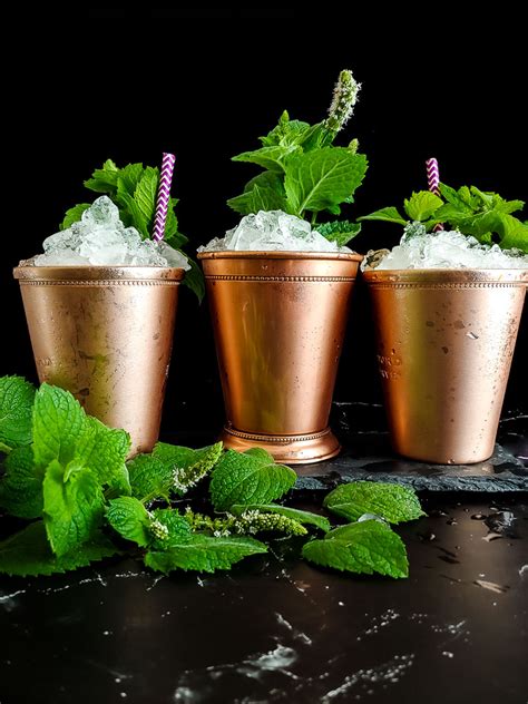 How To Batch A Mint Julep Recipe For A Party Cocktail Contessa