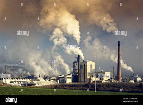 Air pollution in an industrial plant Stock Photo - Alamy