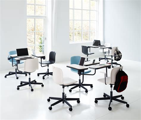 SIXE - Chairs from HOWE | Architonic