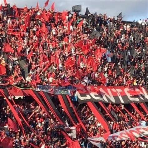 Un Hincha De Col N Falleci Tras El Descenso De Su Equipo A La Primera