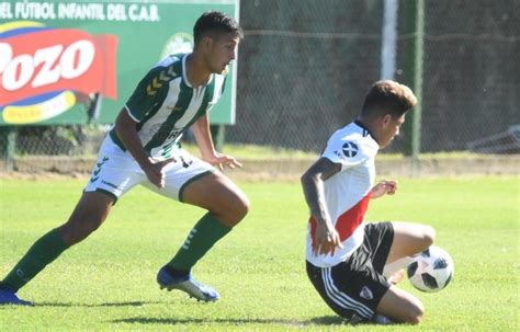 Jorge Carrascal Se Retir Con Molestias En Su Segundo Juego En River