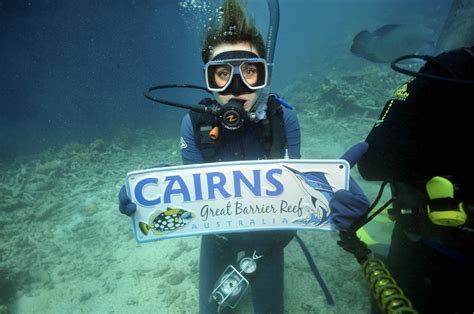 Finding Nemo Scuba Diving The Great Barrier Reef Oceania