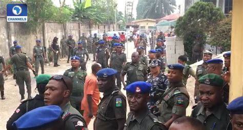 Rivers Apc Members Protest At Inec Office Over Non Inclusion In