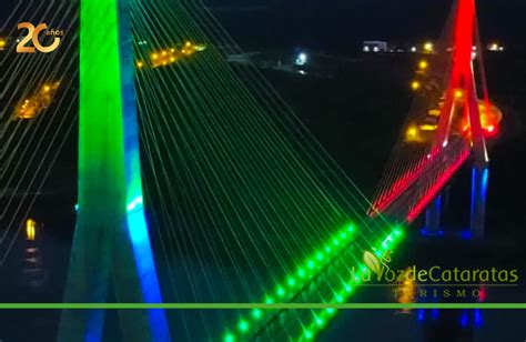 Iluminan el puente Integración con las banderas de Paraguay y Brasil