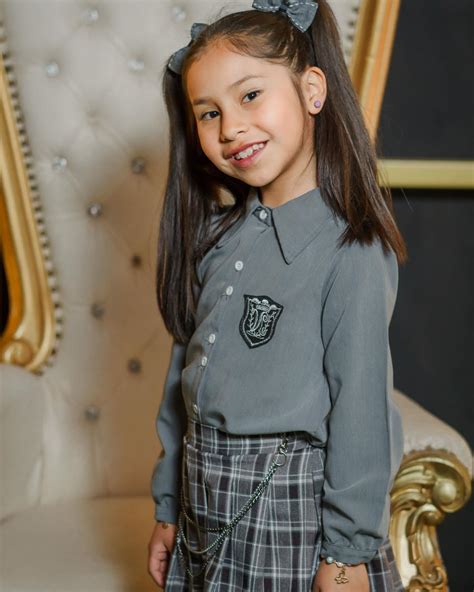 Modelo exclusiva alexia Nivel... - New World Talent Perú