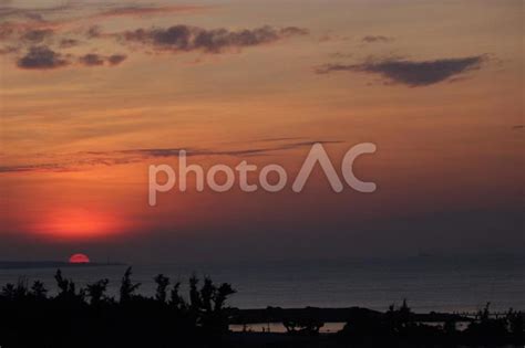 沈みゆく夕日 No 2909226｜写真素材なら「写真ac」無料（フリー）ダウンロードok