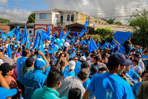 Nuevas Ideas On Twitter El Pueblo Salvadore O Est Del Lado Correcto