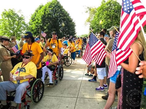 Honor Flight Dca Reagan National Airport Volunteer To Greet Honor