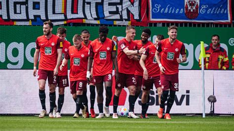 2 Bundesliga 1 FC Kaiserslautern besiegt Holstein Kiel HSV schöpft