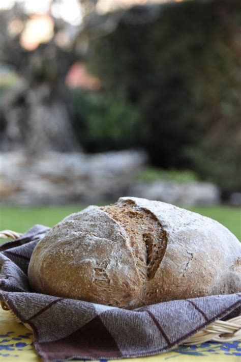 Pane Con Farina Integrale Pane Con Tutto Il Grano Profumo Di Broccoli