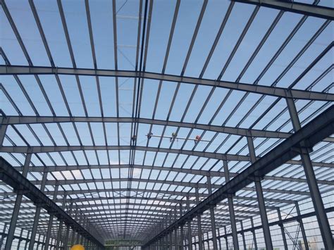 Hot Rolled Prefab Pre Engineered Steel Building Structure At 88 Kg In