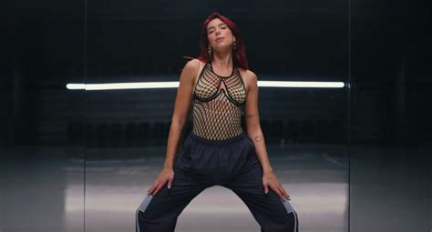 Dua Lipa è Tornata E Balla Con Body Nudo E Tuta Nel Video Del Singolo