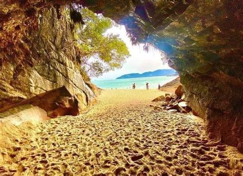 Gruta que Chora Praia do Lázaro Praia Sununga Ubatuba Bate e