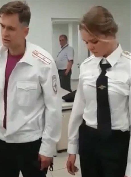 Cht Li Jste To Rusku Po At Rusk Policie Vysl Chala Leny Pussy Riot Sv T Lidovky Cz