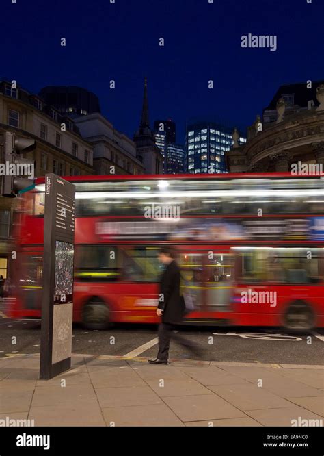 London night bus map hi-res stock photography and images - Alamy