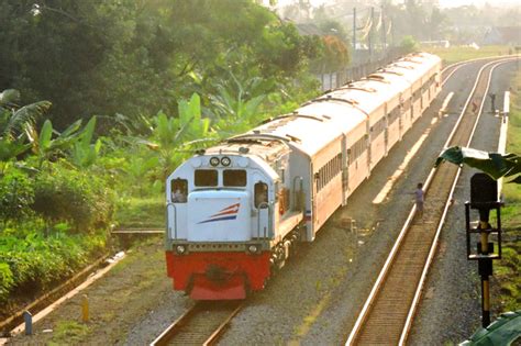 Waktu Tempuh Kereta Jakarta Merak Lebih Singkat Ekonomi