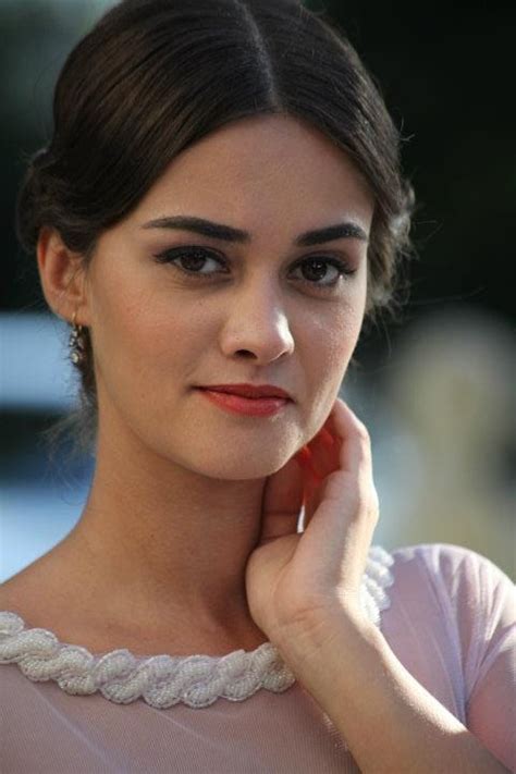 Hande Soral Picture