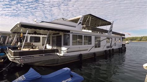 7 Best Houseboat Manufacturers Models Custom Luxury And More Lake